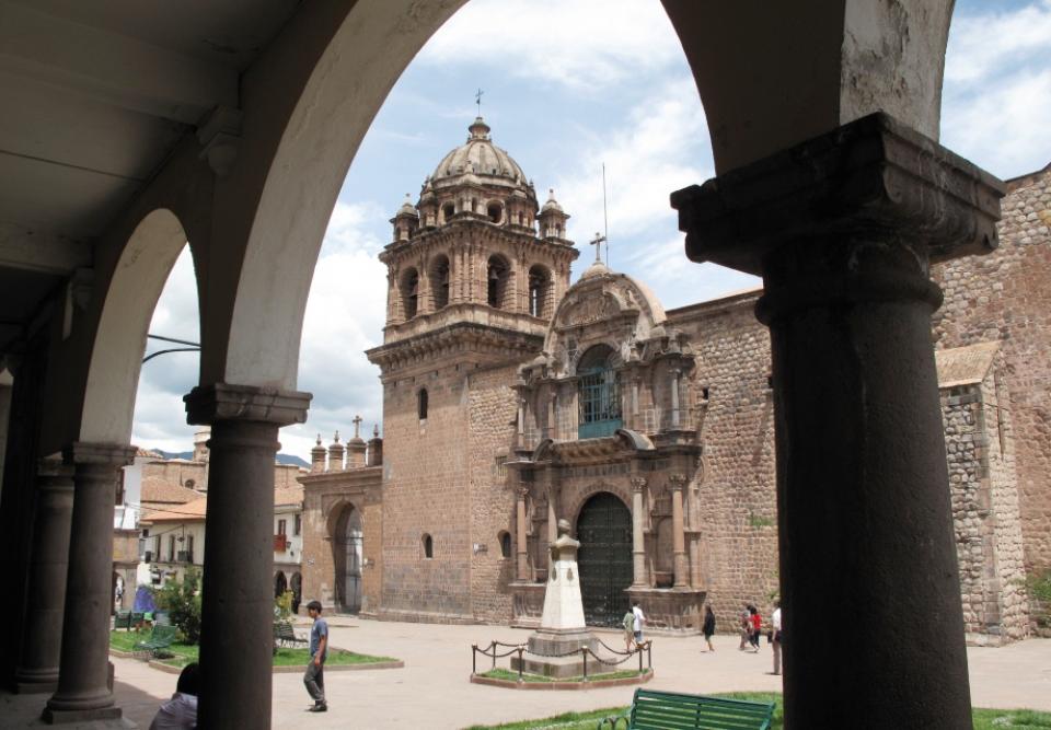 Iglesia de la Merced en Plaza Espinar Cusco