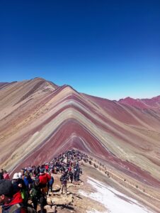 montaña arcoiris montaña de colores en cusco Peru