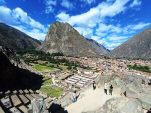 Ollantaytambo pueblo inca viviente